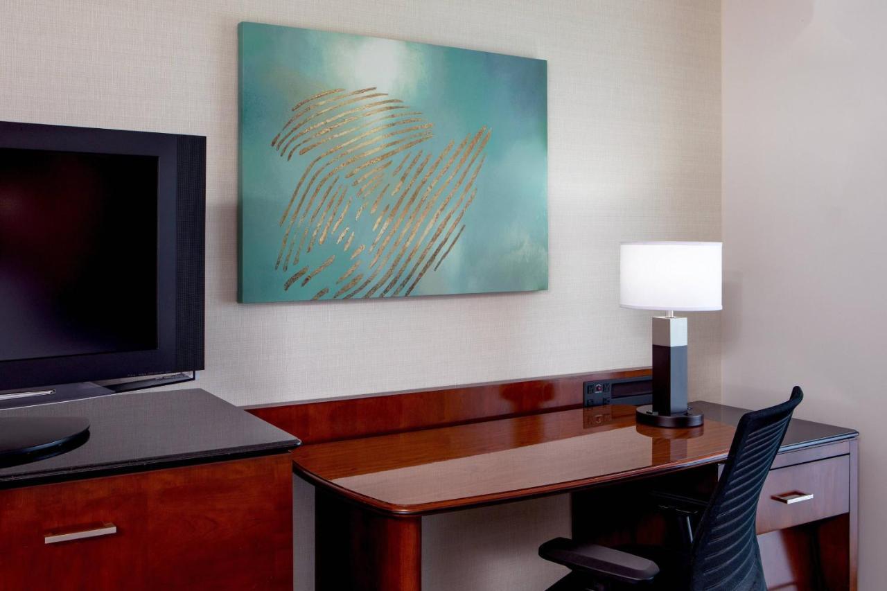 Delta Hotels By Marriott Chesapeake Norfolk Экстерьер фото