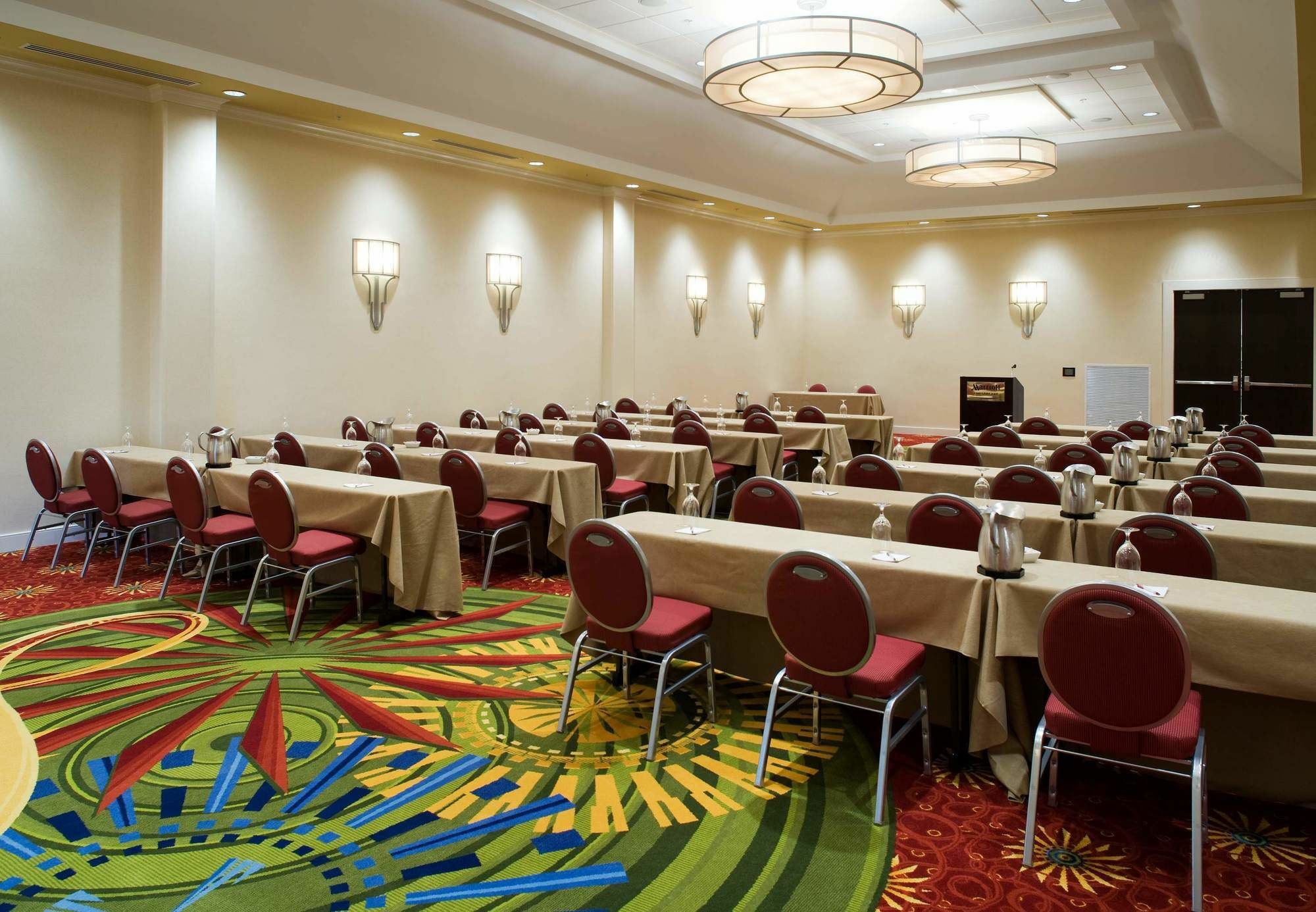 Delta Hotels By Marriott Chesapeake Norfolk Экстерьер фото